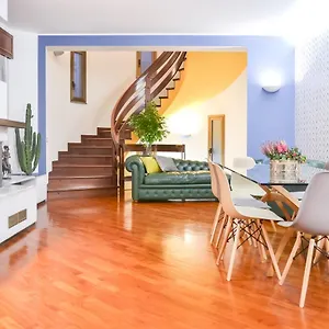 https://flatmilan.it-lombardy.com